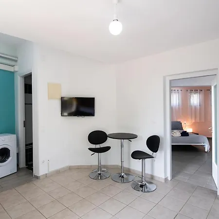 A&A Cozy Apartment Frini Apartament *