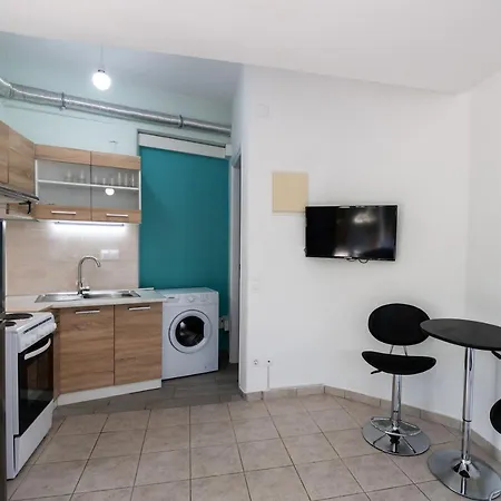 A&A Cozy Apartment Frini Apartman *